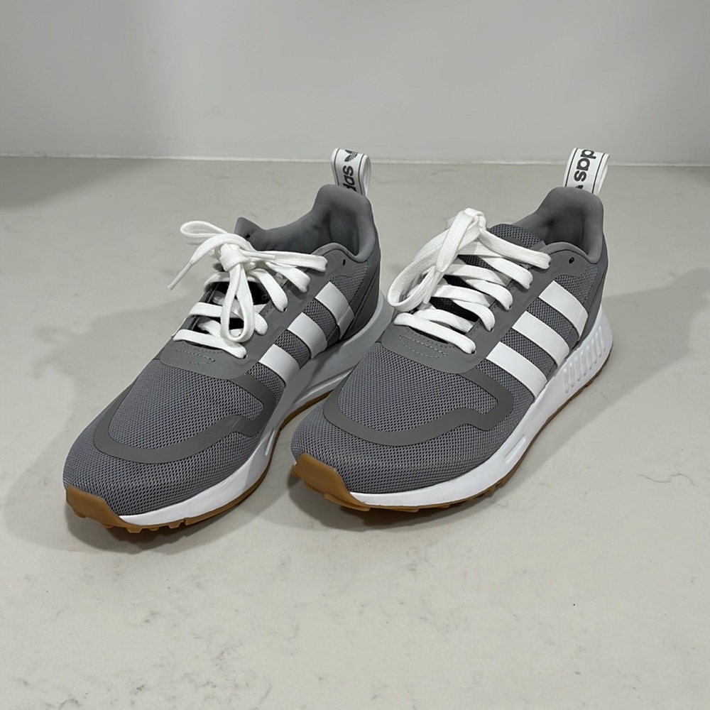 Adidas women’s tennis shoes - size 8